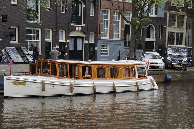 Eating Amsterdam: Food Tour & Canals Cruise - Surinamese roti in the Jordaan