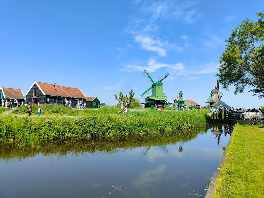Excursion from Amsterdam to the windmills of Zaanse Schans - The ride from Amsterdam to the windmill area