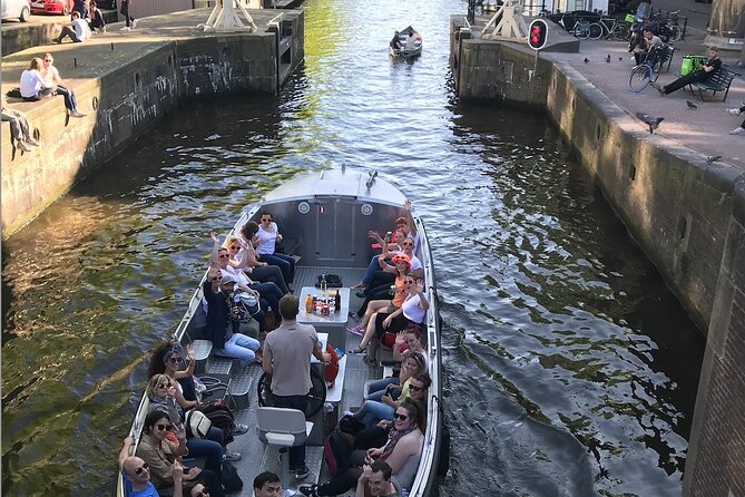 Explore Amsterdam by Bike in the Company of a French Local Guide - Vondelpark, Rijksmuseum and Museumplein