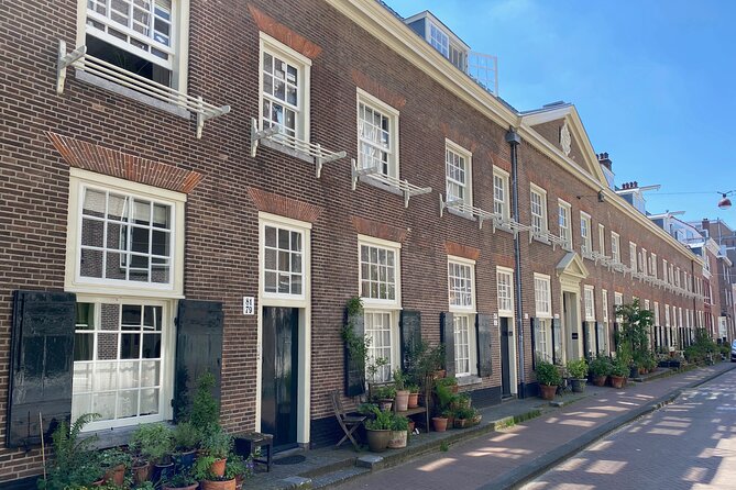 Explore hidden streets with friends - The Nine Streets, Amsterdam’s calmer shopping quarter