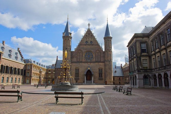 Food Walking Tour of The Hague - by Bites & Stories - Starting beside Noordeinde Palace