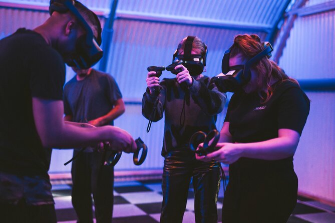 Free Roam VR in Amsterdam – Immerse Yourself in a Virtual World! - Equipment, Visuals, and the Physical Setup