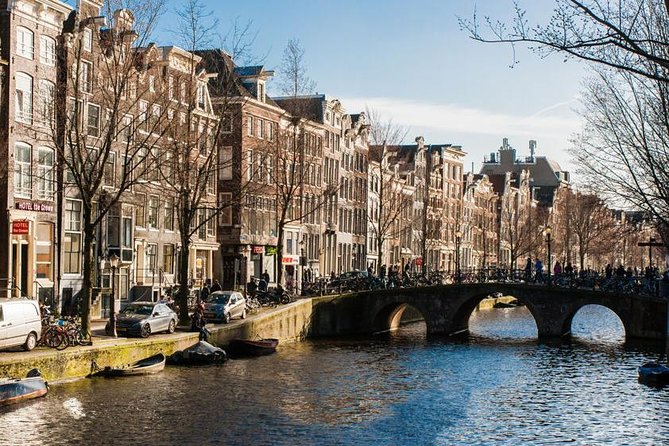 French Bistro-Style Dinner Overlooking Amsterdam's Canals - Why the shared table matters