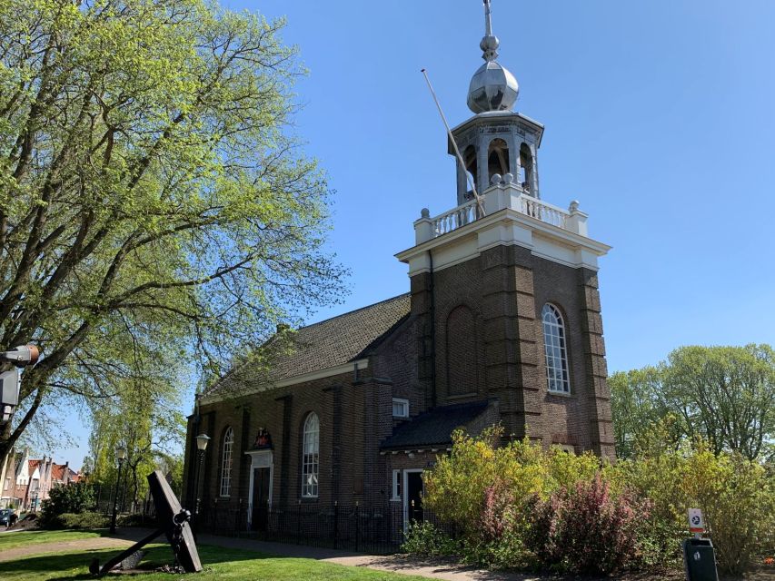 From Amsterdam: 4 Provinces Highlights Van Tour - Sloten, a small Frisian city with a storybook center