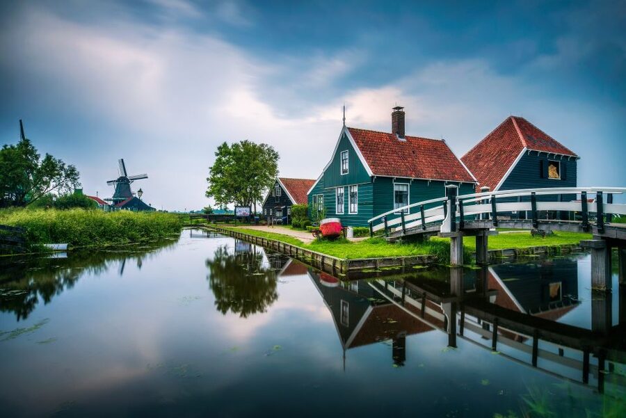 From Amsterdam: 4 Provinces Highlights Van Tour - What is included, and what you should bring