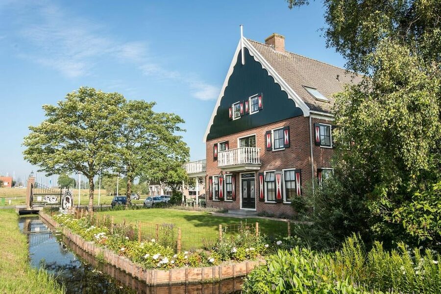From Amsterdam; Alkmaar Cheese market & Zaanse Schans - Zaanse Schans in one hour