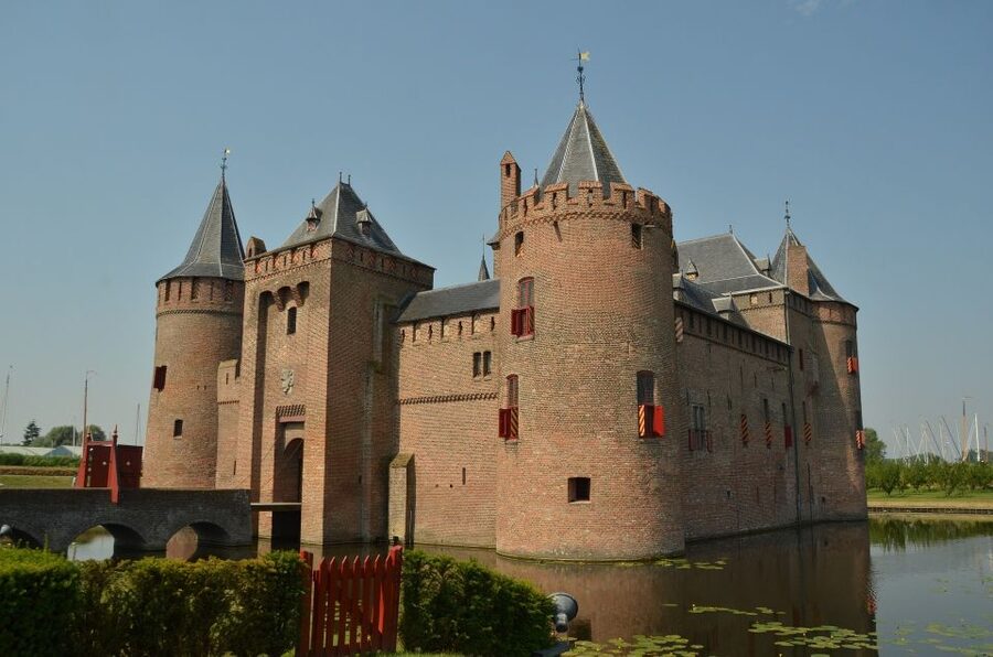 From Amsterdam: Amsterdam Castle Muiderslot Private Tour - Exploring the Rooms at Your Own Pace