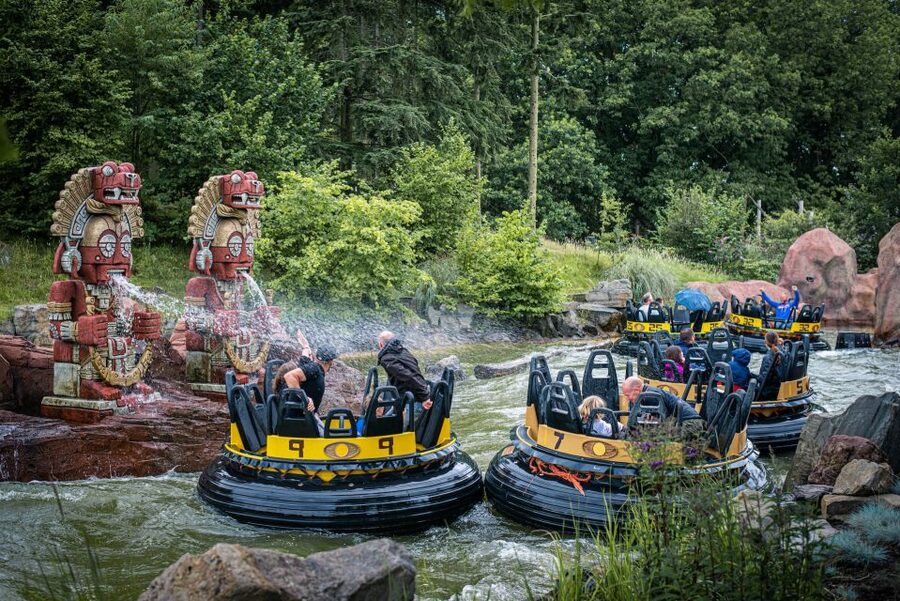 From Amsterdam: Day Trip to Efteling Theme Park with Ticket - Who should book this private Efteling outing?