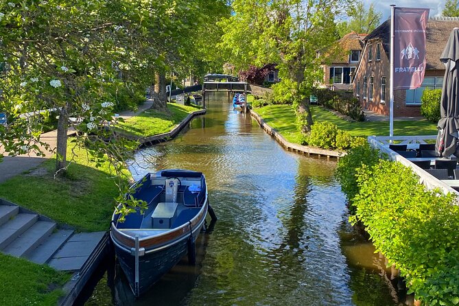 From Amsterdam: Giethoorn Day Trip with Canal & Village Tour - Lunch and Time in the Village