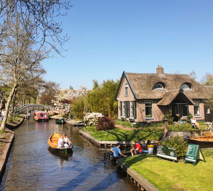From Amsterdam: Giethoorn Day Trip with Small Electric Boat - Walking among 180 bridges and thatched cottages