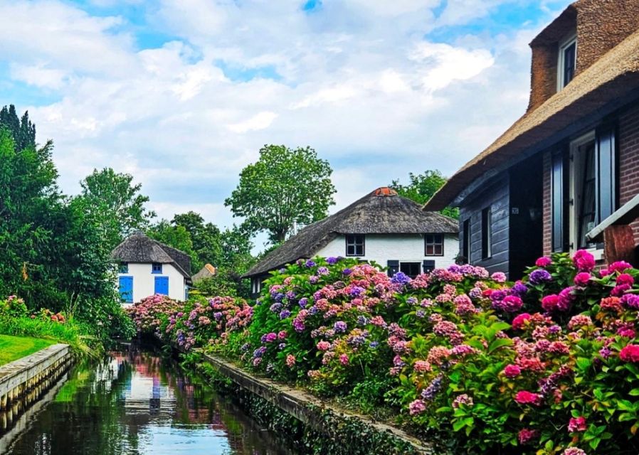 From Amsterdam: Giethoorn & Zaanse Schans Tour w/ Small Boat - What to pack for a nine-hour outing