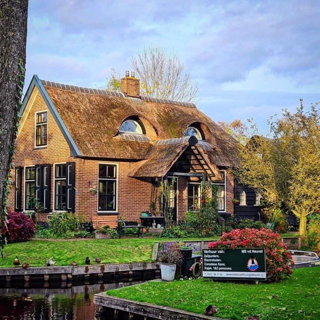 From Amsterdam: Giethoorn & Zaanse Schans Tour w/ Small Boat - Zaanse Schans in 90 minutes