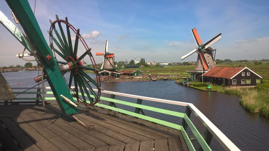 From Amsterdam: Keukenhof and Zaanse Schans Small Group Tour - Meeting near Amsterdam Centraal
