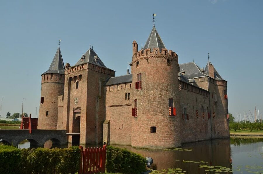 From Amsterdam: Muiderslot and De Haar Castle Tour - From medieval walls to De Haar’s grand design