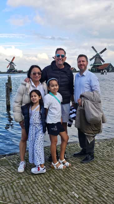 From Amsterdam, Private tour in Tesla, Windmills & Volendam. - Key points to know before booking