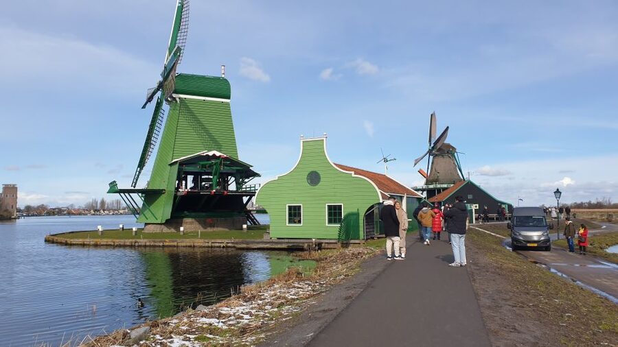 From Amsterdam: Small Group Zaanse Schans and Volendam Tour - Key points to know before booking