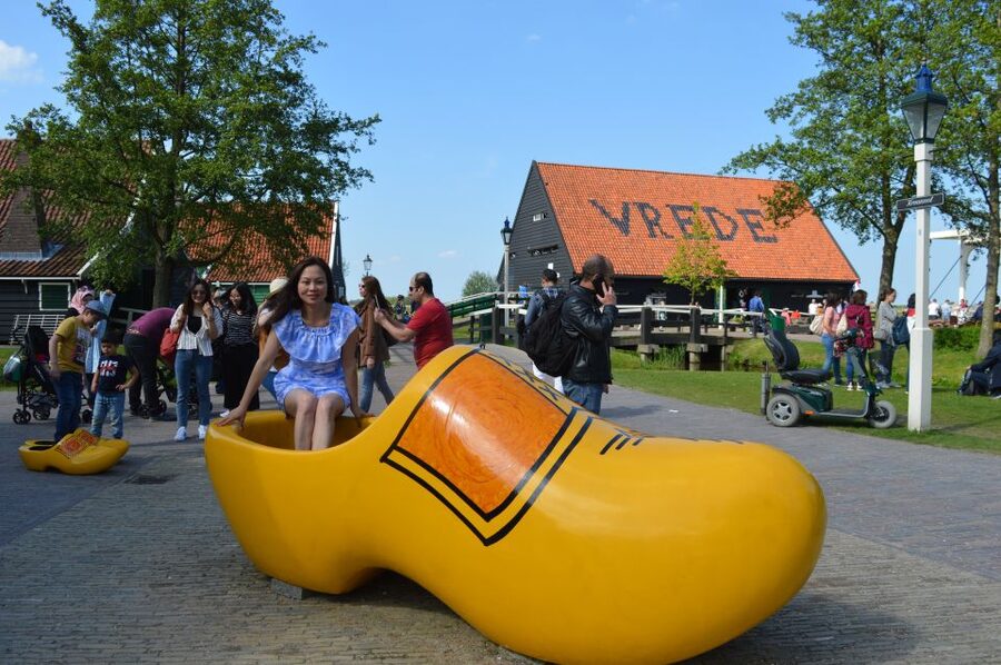 From Amsterdam: Small Group Zaanse Schans and Volendam Tour - Local costume photos and small-town flavor
