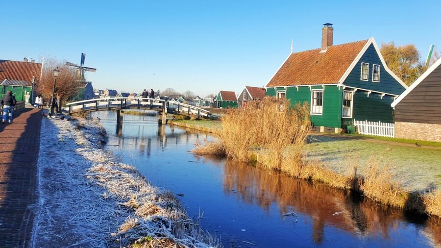 From Amsterdam: Small Group Zaanse Schans and Volendam Tour - Who will enjoy this tour most?