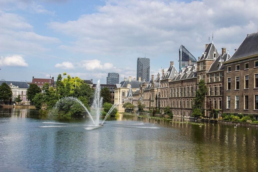 From Amsterdam: The Hague and Delft Sightseeing Tour - How much sightseeing fits into six hours