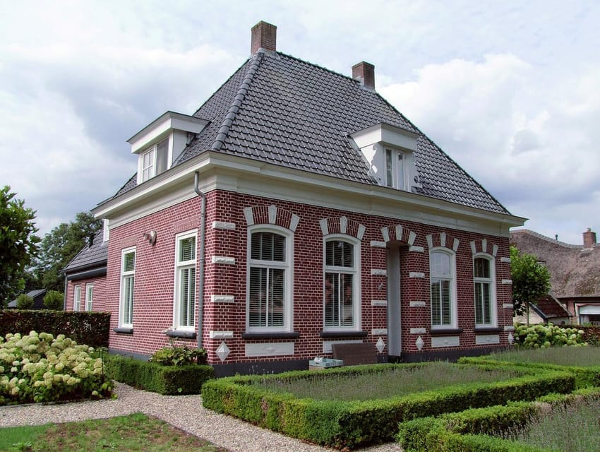 From Amsterdam: Zaanse Schans and Giethoorn Countryside Trip - Giethoorn by boat: the calm centerpiece