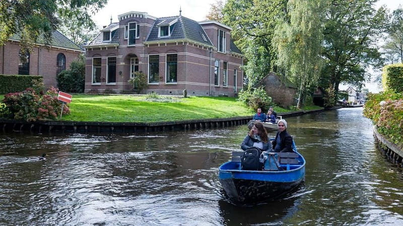 From Amsterdam: Zaanse Schans and Giethoorn Countryside Trip - Who will get the most from this day trip