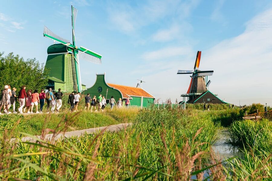 From Amsterdam: Zaanse Schans, Edam, & Marken Full-Day Trip - Volendam harbor and your best chance for lunch