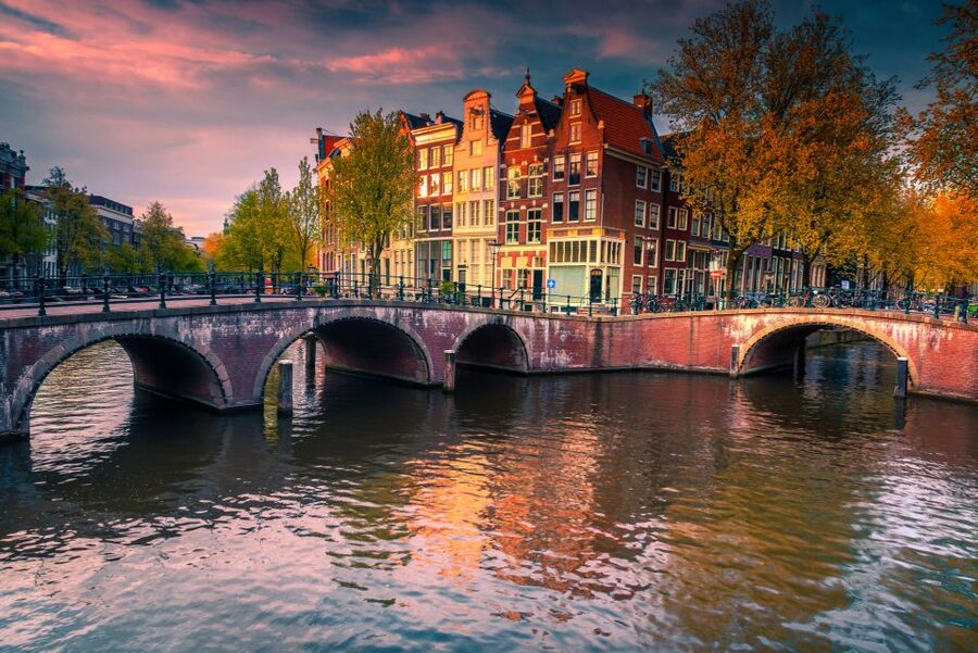 From Brussels: Day Trip to Amsterdam with Canal Boat Cruise - A realistic look at the schedule
