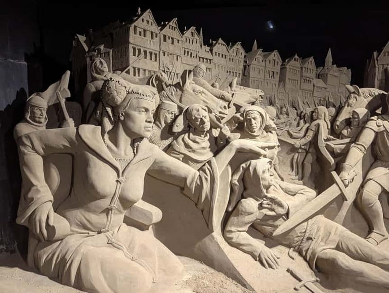 Garderen: Sandsculpture Exhibition Entry Ticket - Daily life and wartime scenes
