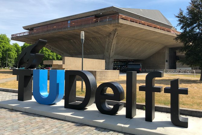 Get the best out of Delft by creating memories during our private walking tour! - Walking through Vermeer’s Delft