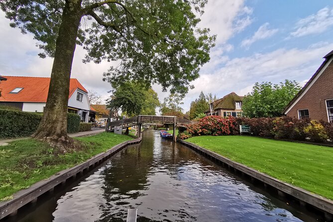 Giethoorn, Afsluitdijk, Zaanse Schans Day Tour Incl Hotel Pick Up - Who will enjoy this day most