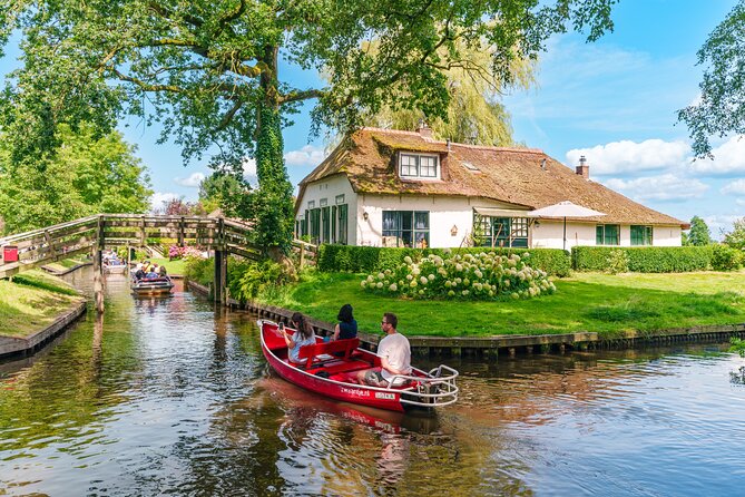 Giethoorn and Afsluitdijk Day Trip from Amsterdam with Boat Trip - Why Giethoorn makes a good day away from Amsterdam