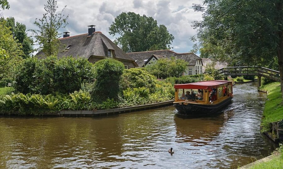 Giethoorn: Canal cruise Giethoorn village and lake - Practical details that can save you trouble