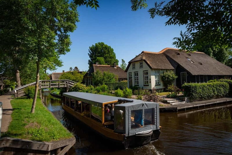 Giethoorn: Canal Cruise & lake Tour & Sightseeing Village - Who will get the most from this experience
