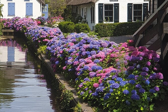 Giethoorn Day Tour from Amsterdam with Small Boat Ride - The countryside drive from Amsterdam