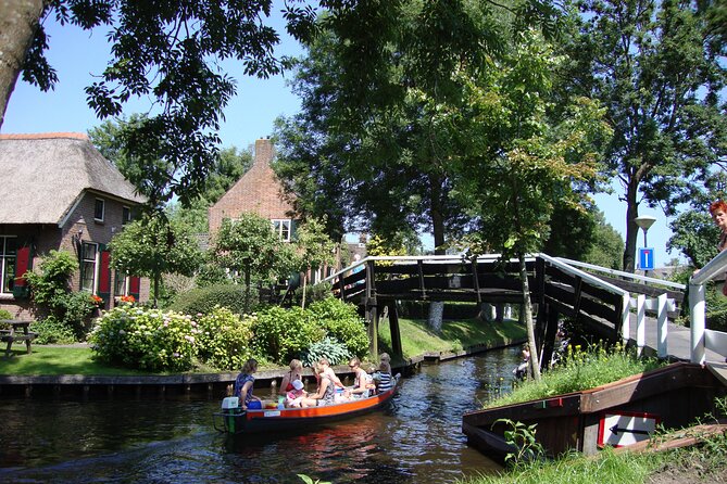 Giethoorn Day Trip from Amsterdam With Cruise and Cheeseplatter - Who will enjoy this day trip most