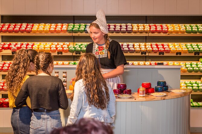 Giethoorn Day Trip from Amsterdam With Cruise and Cheeseplatter - Practical timing and cancellation advice