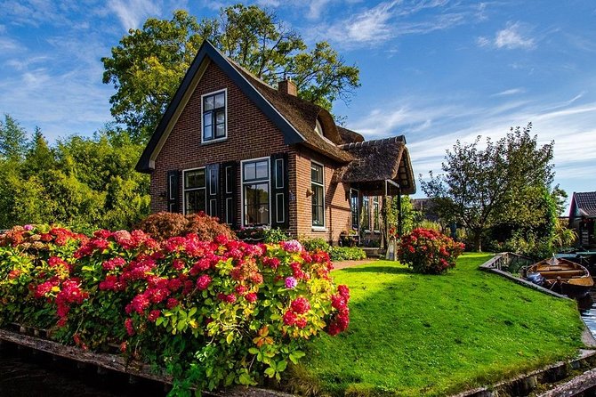 Giethoorn Private Tour & Boat Trip - Leaving Amsterdam in a private Mercedes