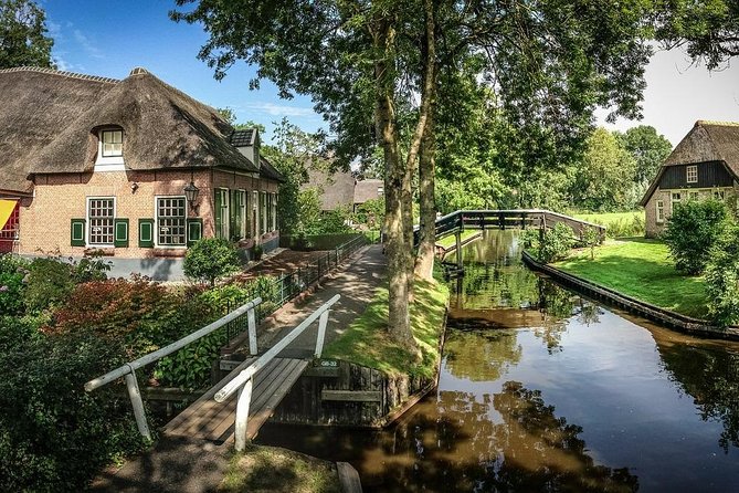 Giethoorn Private Tour, Canal Cruise and Windmills from Amsterdam - Clogs, cheese, and the Dutch souvenir trail
