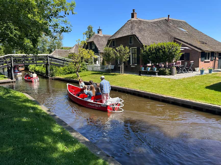 Giethoorn: Round trip from Amsterdam optional guided cruise - Four hours among canals and bridges