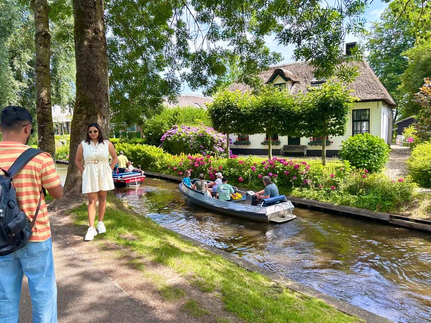 Giethoorn: Round trip from Amsterdam optional guided cruise - Getting to Market 27 from Amsterdam Central