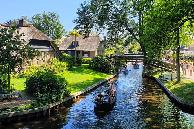 Giethoorn, Zaandam & Zaanse Schans Day Tour w/ Small Boat Ride - Two Dutch icons, one long day