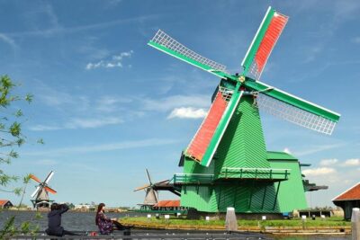 Giethoorn, Zaanse Schans Windmills Guided Day Trip from Amsterdam