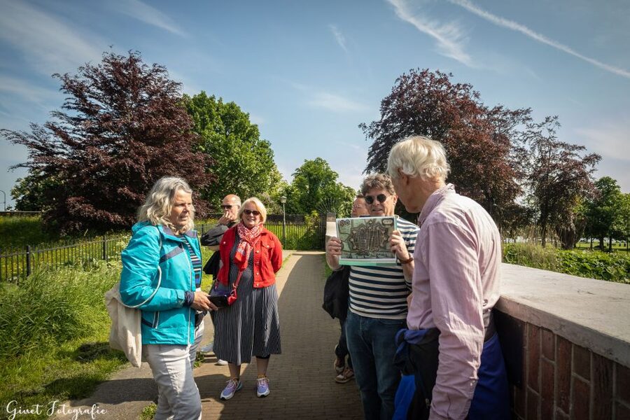 Gorinchem: Highlights Tour with local guide - Storehouses, herenhuizen, and everyday architecture