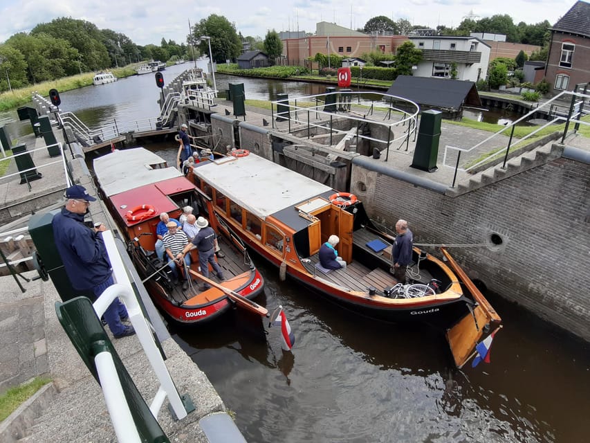 Gouda: Historical Canal Cruise - How Much Can You See From the Boat?