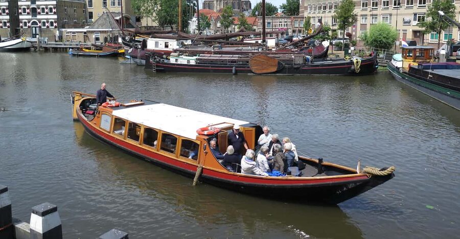 Gouda: Historical Canal Cruise - Along the Monumental City Center
