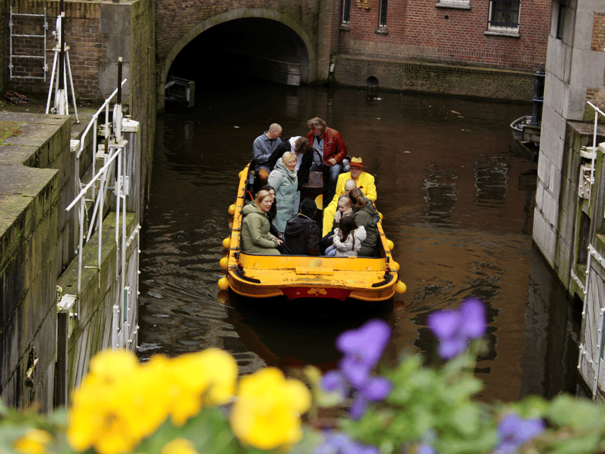 Gouda: Open Boat City Canal Cruise - Booking and Practical Timing