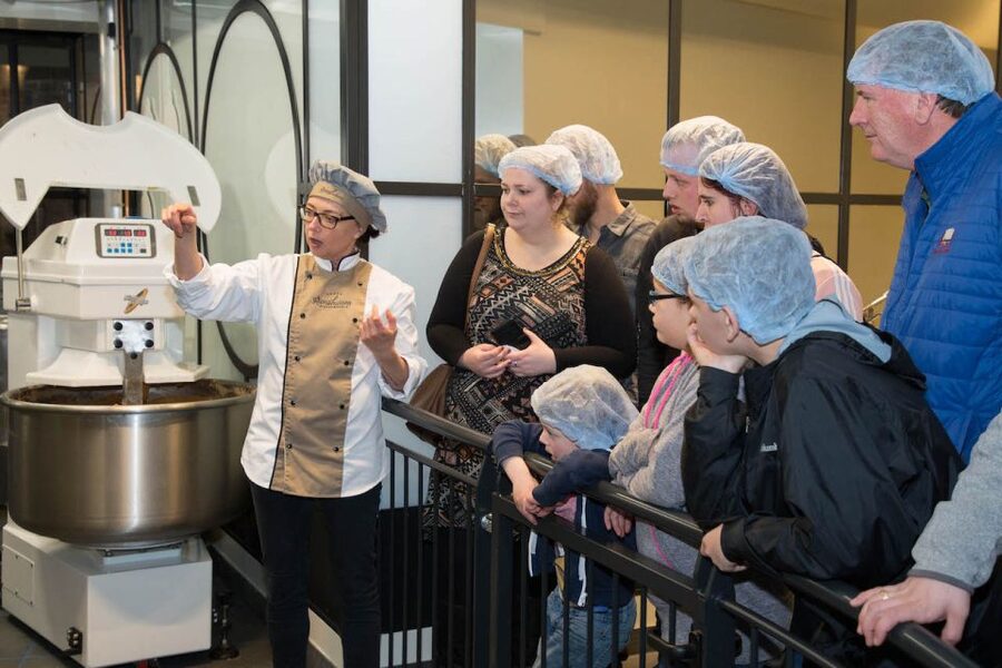 Gouda: Syrup Waffle Factory Ticket with a Waffle - From dough to syrup waffle