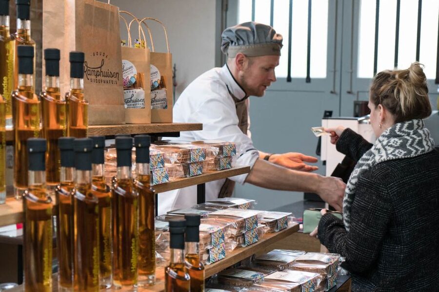 Gouda: Syrup Waffle Factory Ticket with a Waffle - A self-guided visit with useful language choices