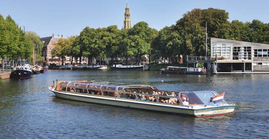 Groningen: City Canal Cruise - The Groninger Museum and Tasman Tower