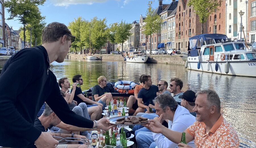 Groningen: City canal cruise (with unlimited drinks) - The main tradeoffs before you book